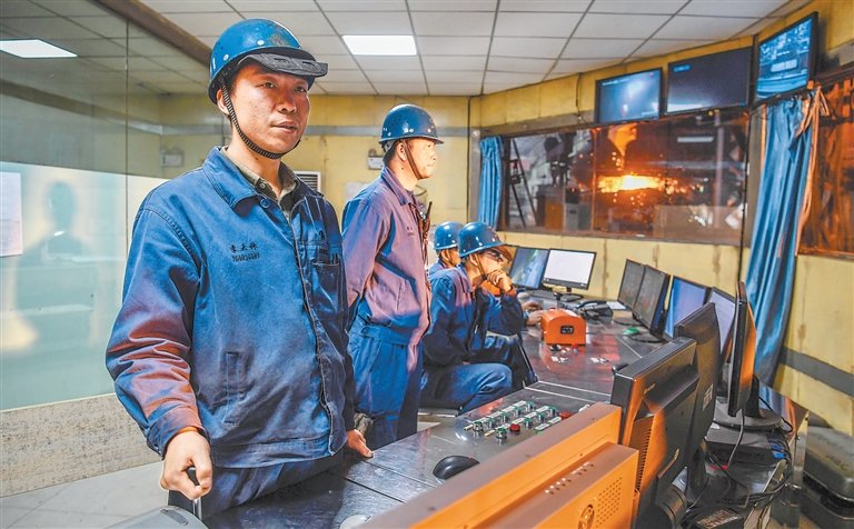 奮進(jìn)中的酒鋼人